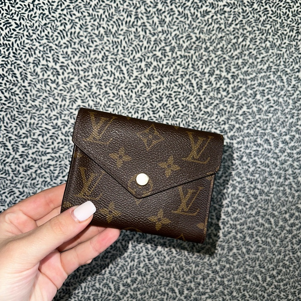 LOUIS VUITTON VICTORINE WALLET